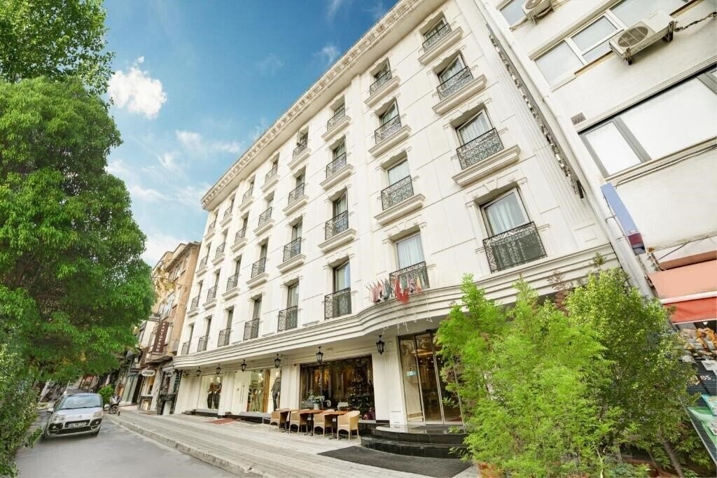 Готель Halifaks Hotel 4*