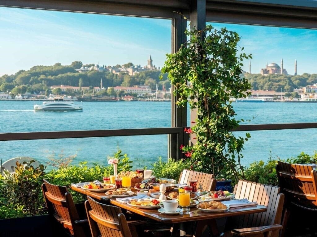 Отель Novotel Istanbul Bosphorus Hotel 5*