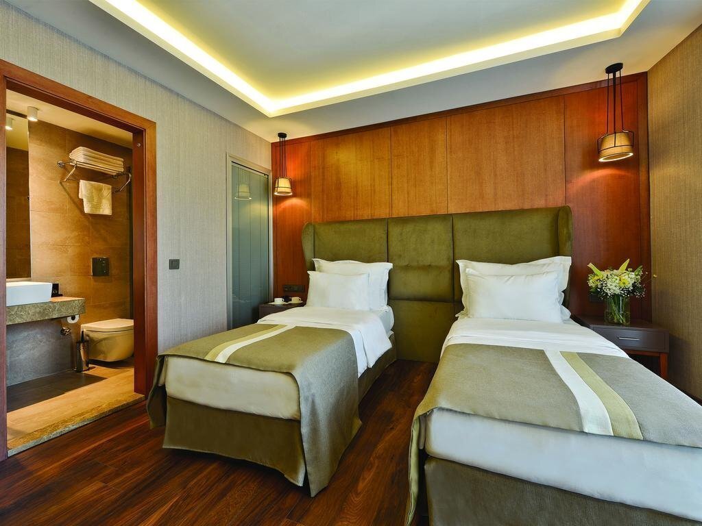 Фотографія Blueway Hotel City 3*