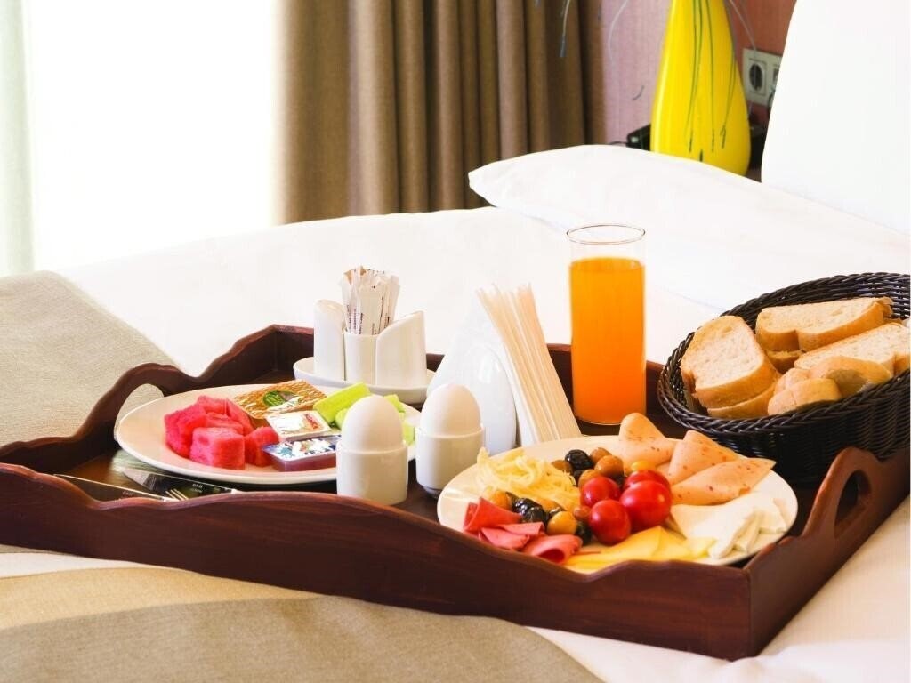Фотографія Blueway Hotel Historical 4*