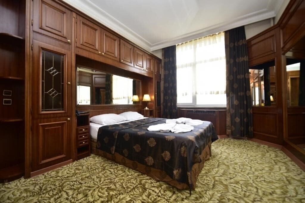 Готель Hotel Topkapi (ex. Topkapi Hotel) 3*