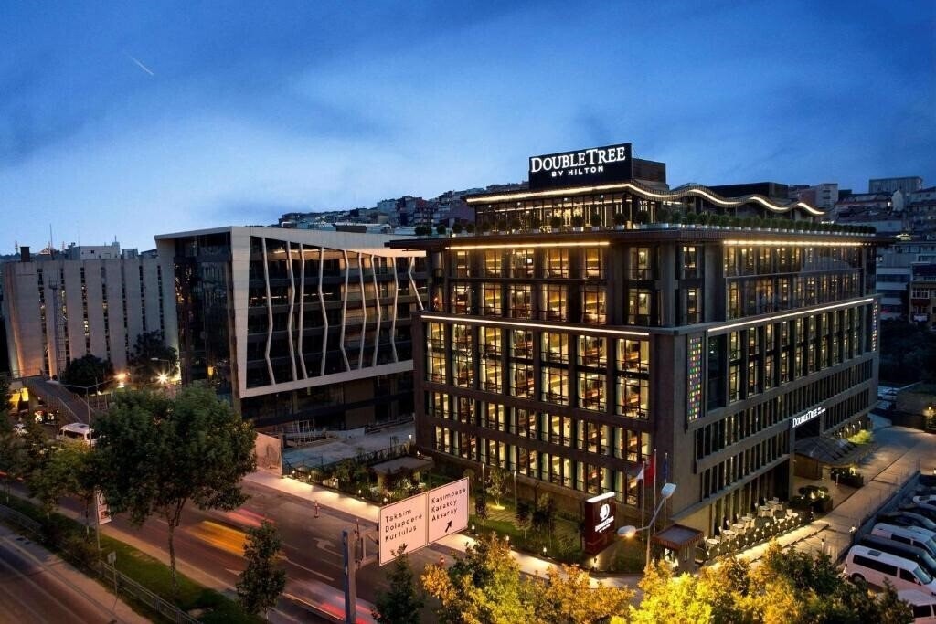 Отель Double Tree By Hilton Hotel Istanbul Piyalepasa 5*