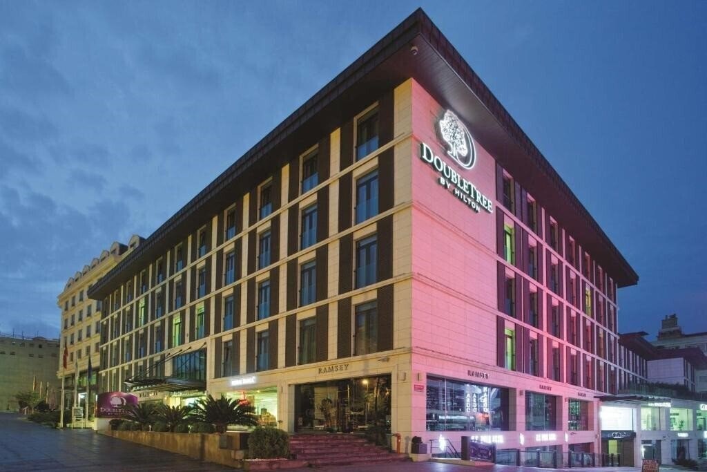 Готель Double Tree By Hilton Hotel Istanbul-Old Town 5*