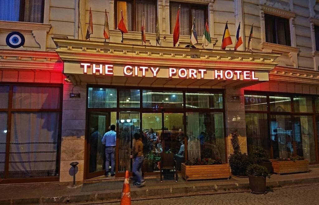 Готель The City Port Hotel 4*