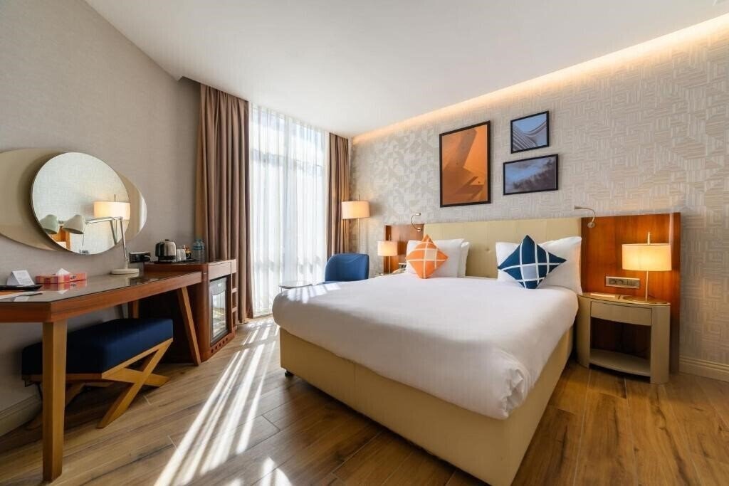 Отель Four Points Flex by Sheraton Istanbul Taksim Square 4*