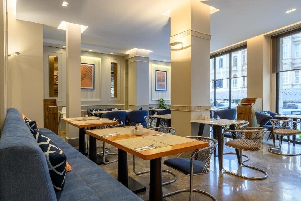 Картинка Four Points Flex by Sheraton Istanbul Taksim Square (ex. Senator Taksim) 4*