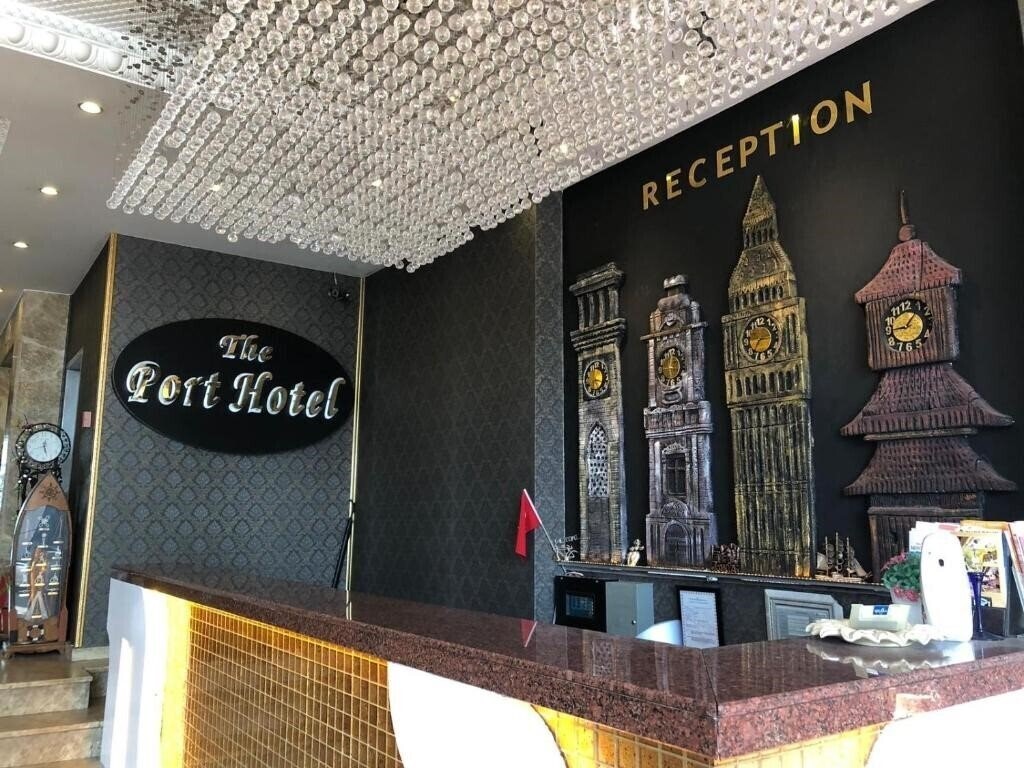 Фото The Port Hotel 3*