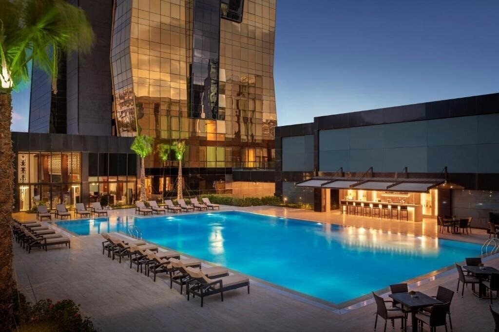 Готель Tango Arjaan By Rotana 5*
