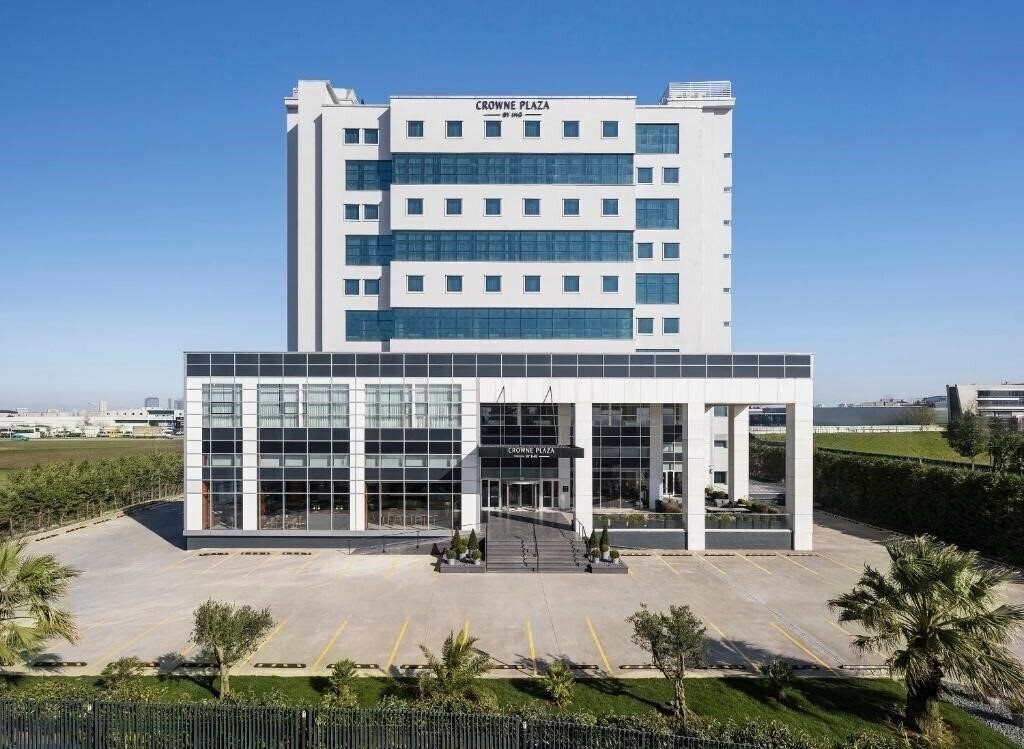 Готель Crowne Plaza Istanbul West 5*