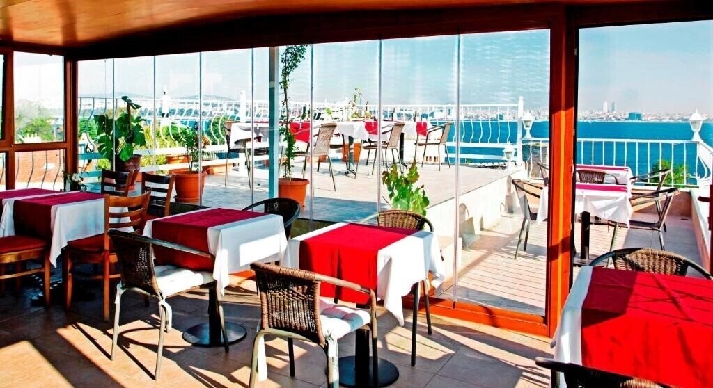 Готель Spinel Hotel 3*