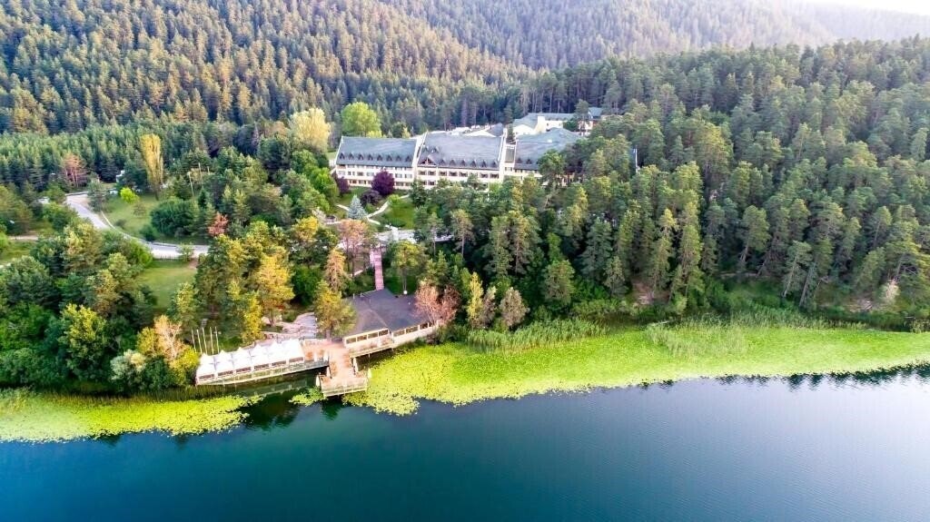 Готель Buyuk Abant Oteli 5*