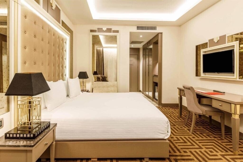 Фотографія Ramada by Wyndham Istanbul Golden Horn 4*