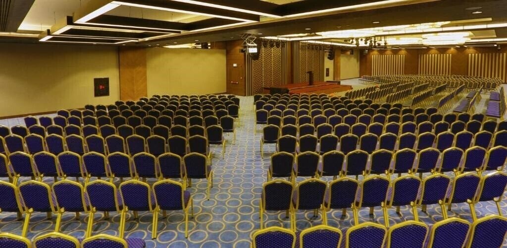 Картинка Steigenberger Airport Hotel 5*
