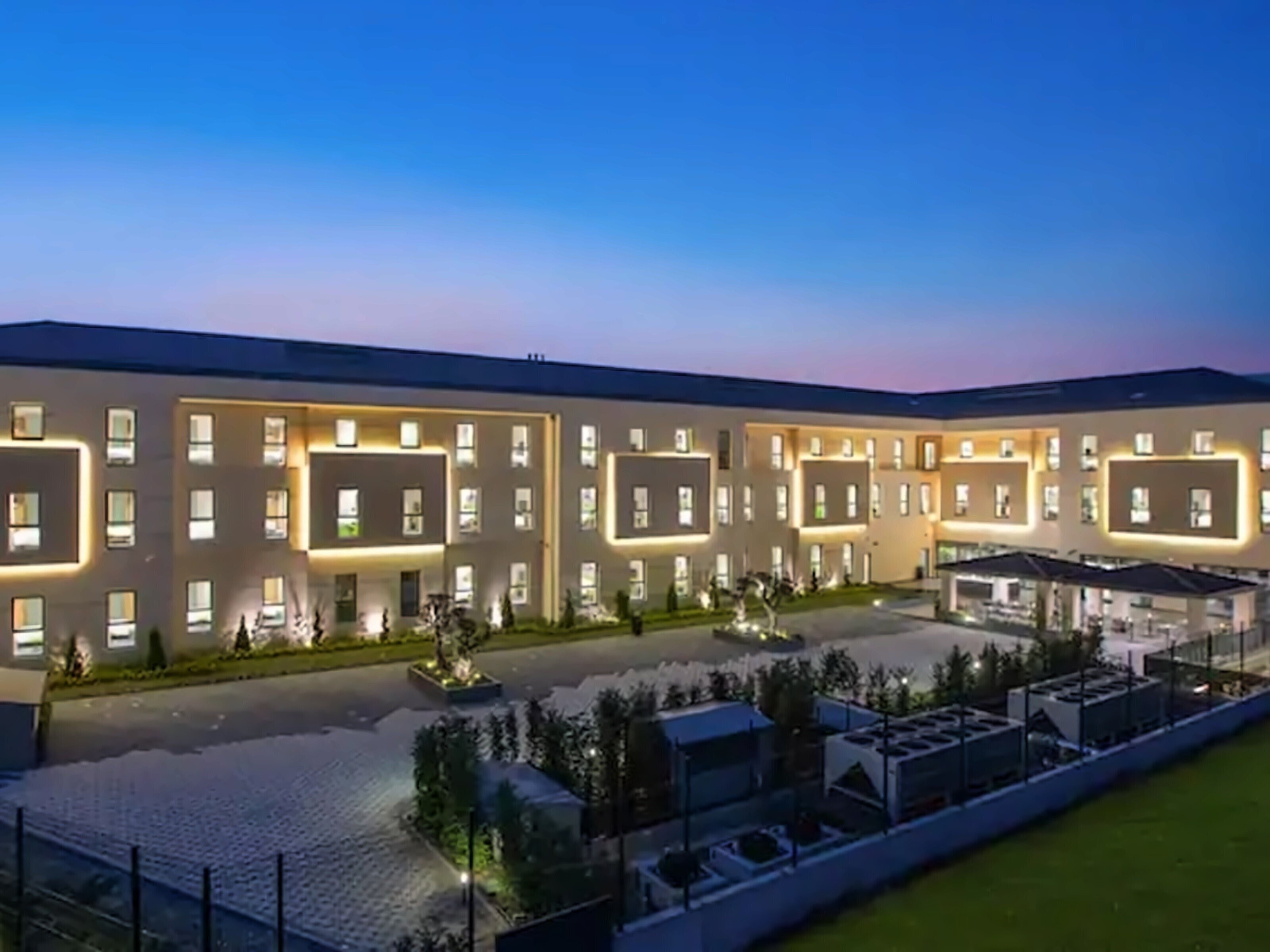 Готель Hampton By Hilton Istanbul Kayasehir 3*