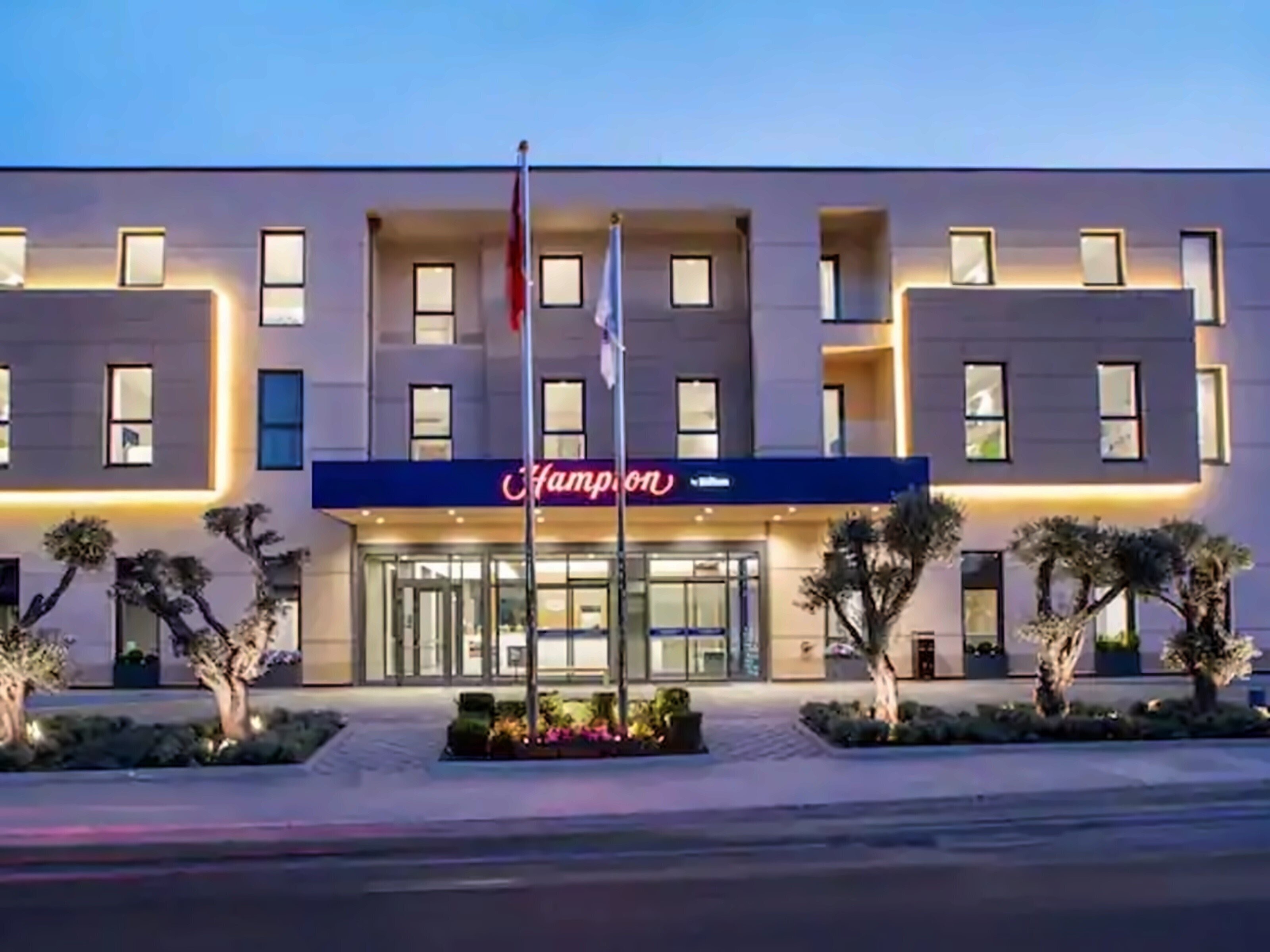 Фото Hampton By Hilton Istanbul Kayasehir 3*