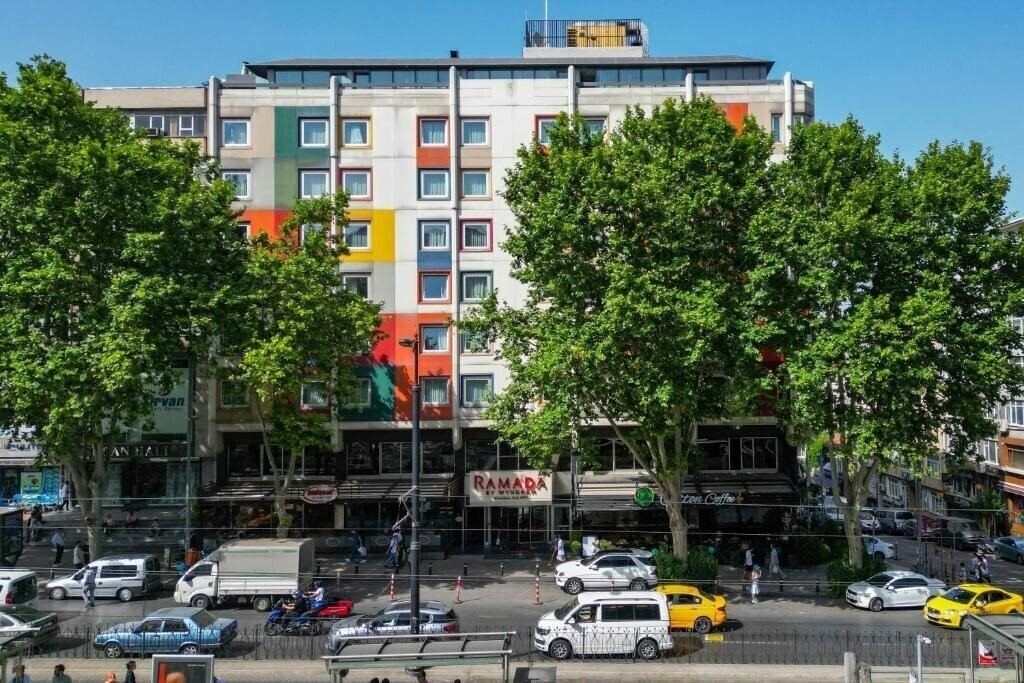 Отель Ramada by Wyndham Istanbul Old City (ex. Ramada Old City, Ramada Istanbul Old City) 4*