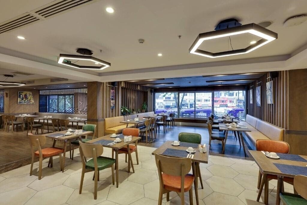 Фото Ramada by Wyndham Istanbul Old City 4*