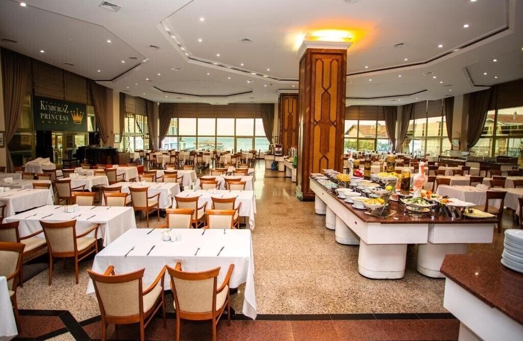 Фотографія Kumburgaz Marin Princess Hotel (ex. Аrtemis Marine Princess Hotel, Sheraton Maslak) 5*