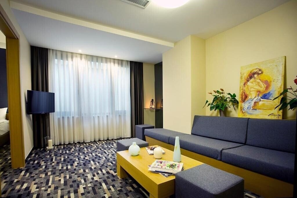 Зображення Tan Hotel Class "S" 4*