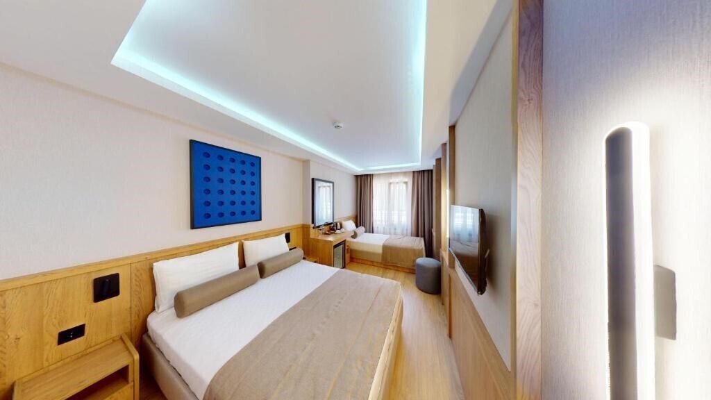 Готель River Hotel 3*
