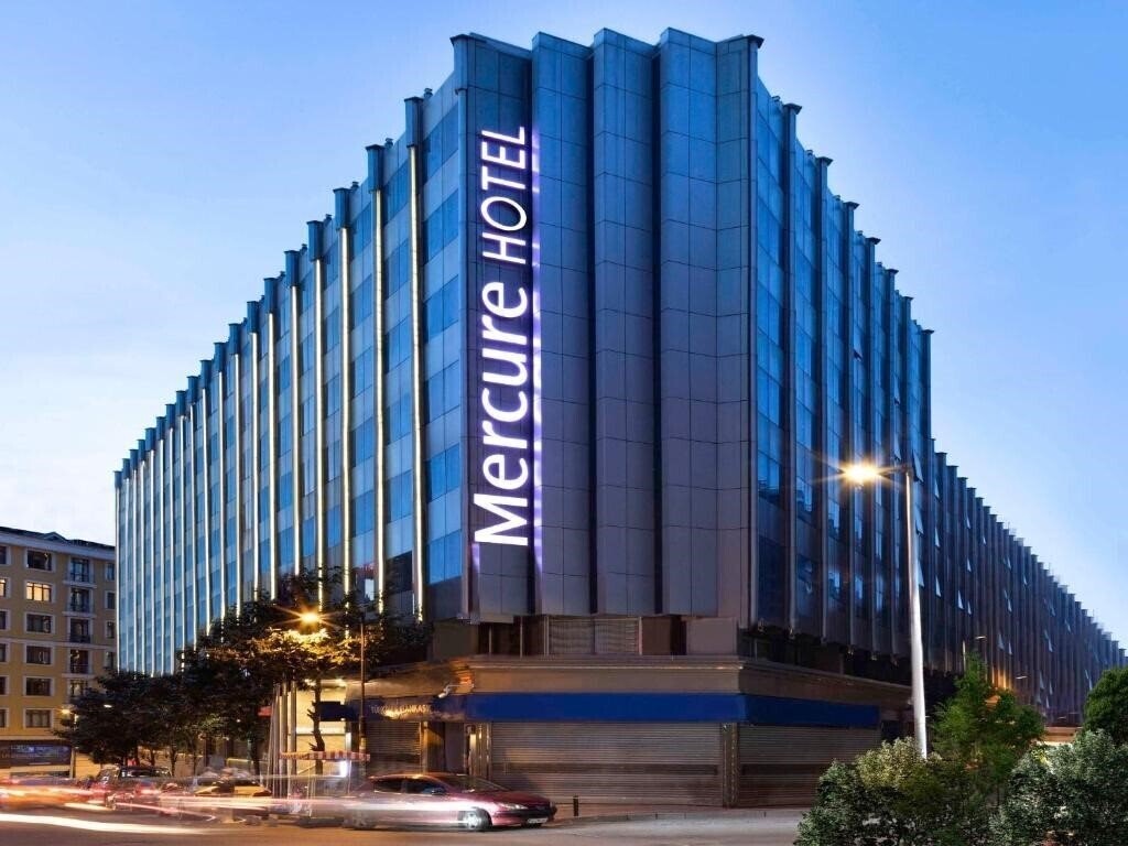 Готель Mercure Istanbul Bomonti 5*