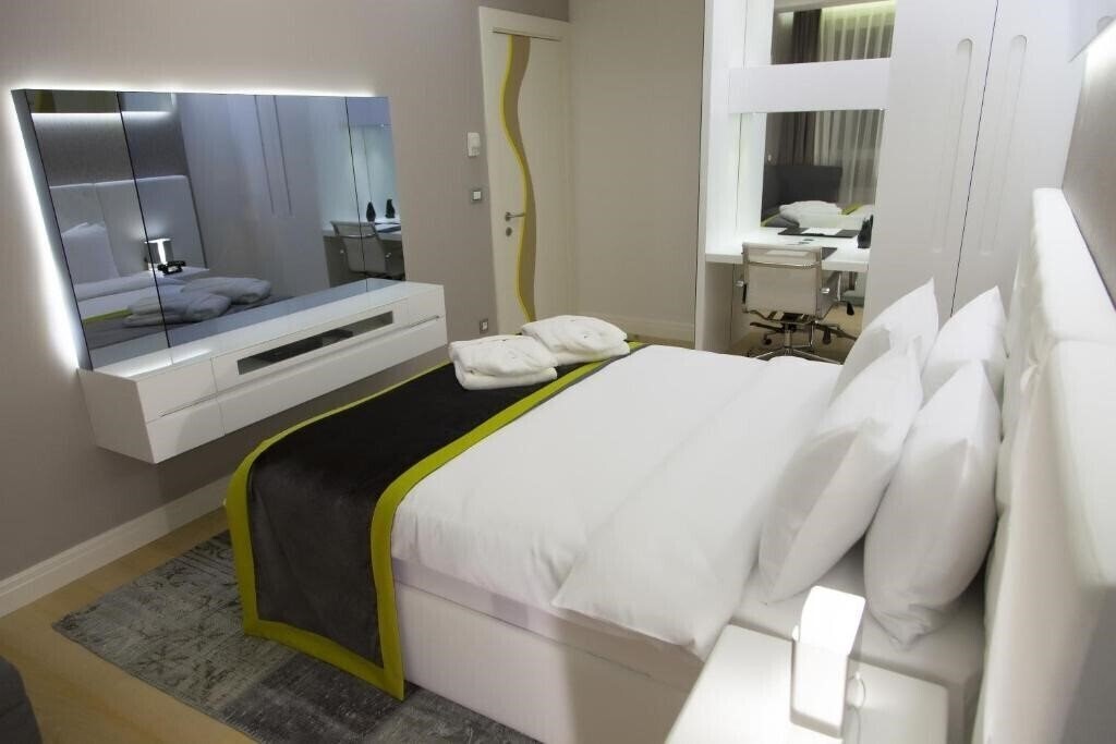 Фотографія The Leos Residence 5*