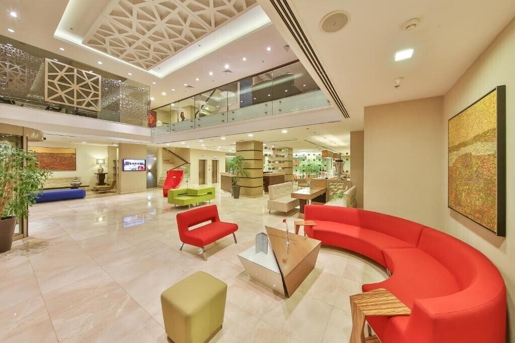 Фотография Ramada Istanbul Taksim Hotel (ex. Ex. The Madison) 4*