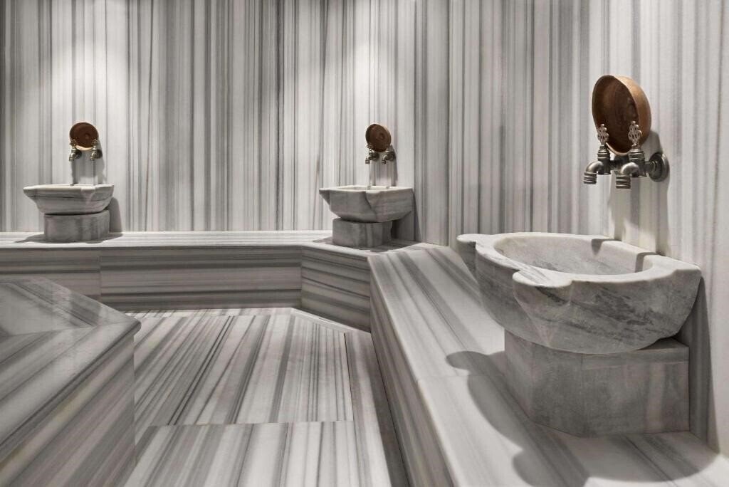Фотографія Ramada Istanbul Taksim Hotel 4*