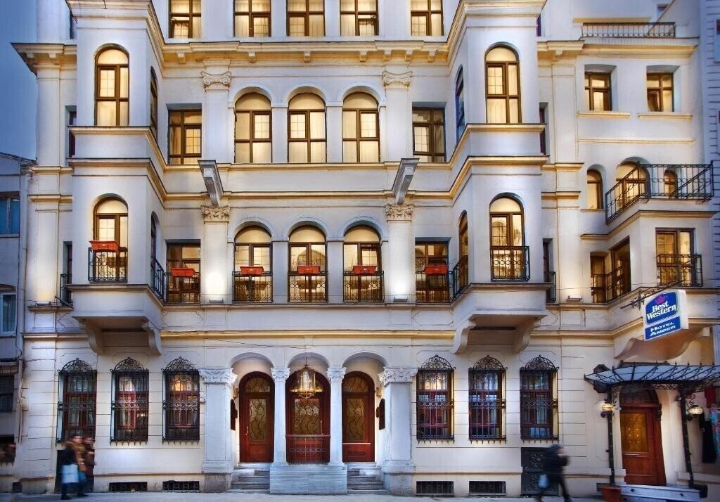 Готель Amber Hotel (ex. Amber Hotel & SPA, Amber Inn Hotel, Best Western Amber, Amber Hotel Istanbul) 4*