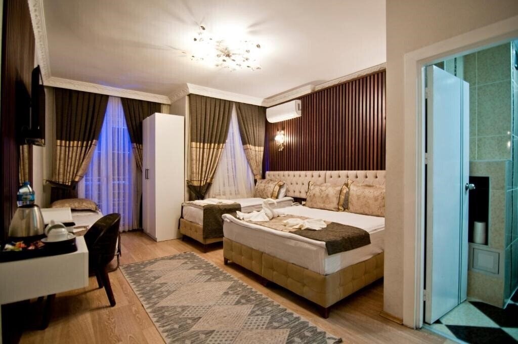 Изображение Broken Column Hotel 3*