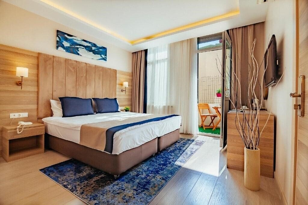 Фото The Milltown Hotel 3*