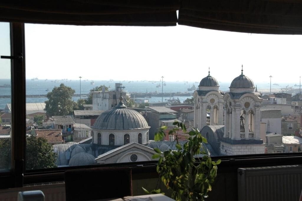 Отель Grand Liza Hotel 3*