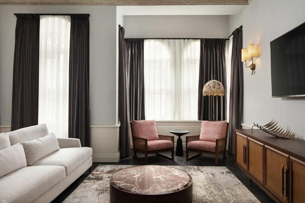 Фото Adahan DeCamondo Pera, Autograph Collection 4*