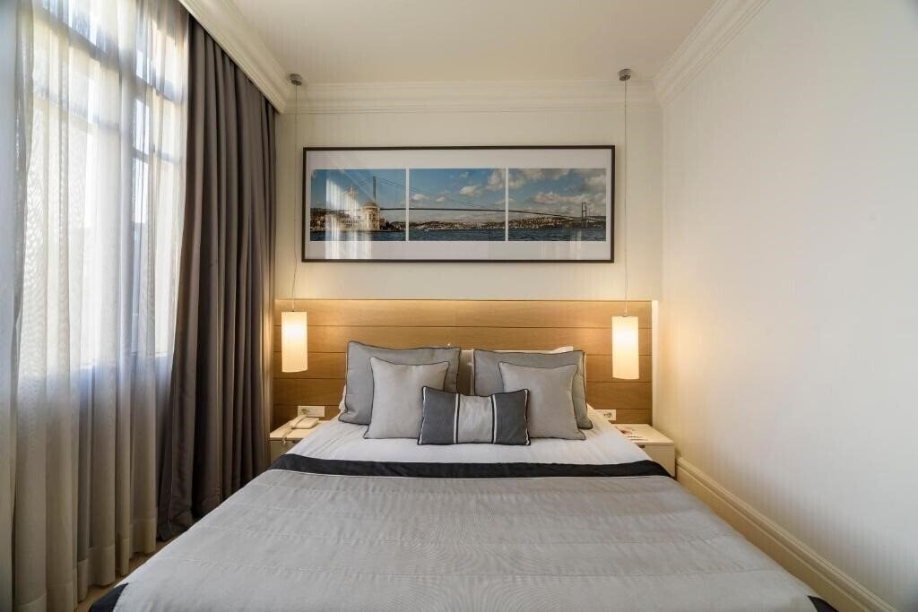Фотографія Taksim 15 Suites 3*