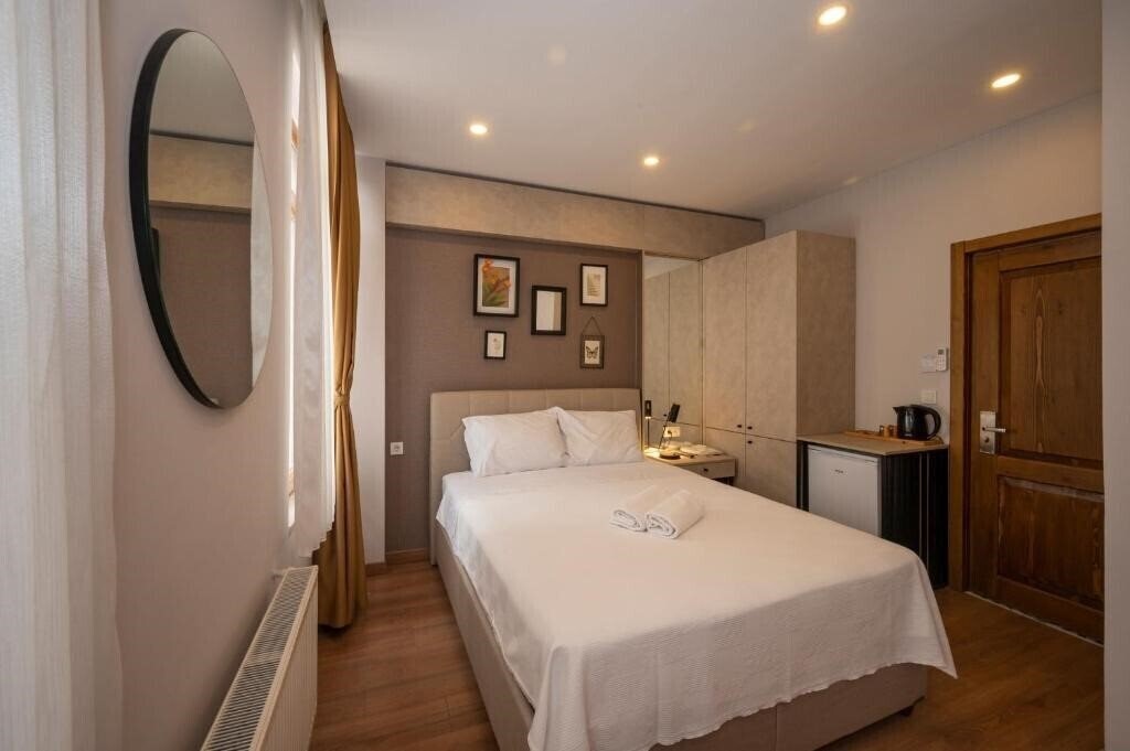 Отель Taksim Suite 4*