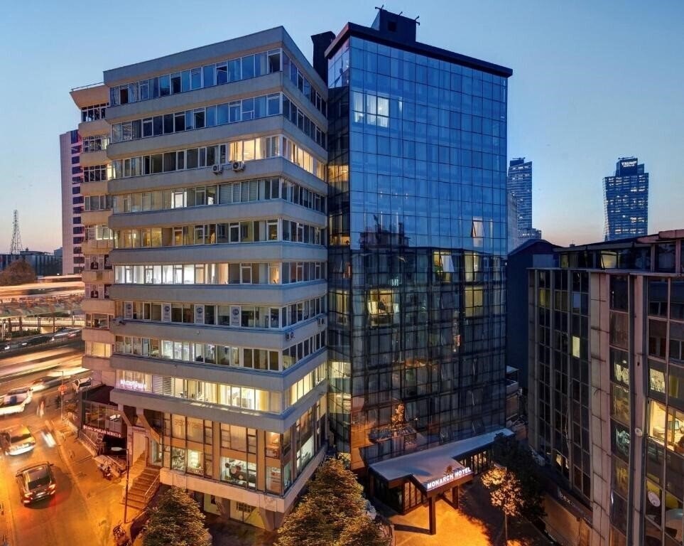 Готель White Monarch Hotel 4*
