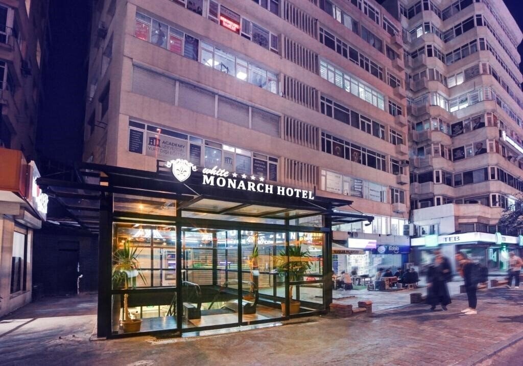 Фото White Monarch Hotel 4*