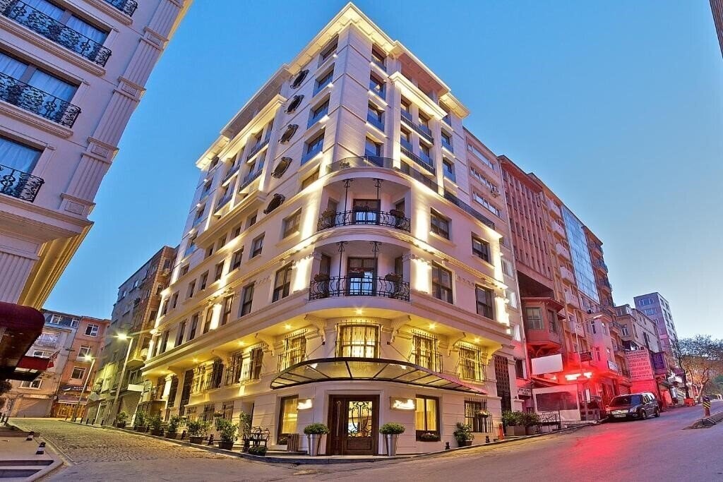 Готель Adelmar Hotel 4*