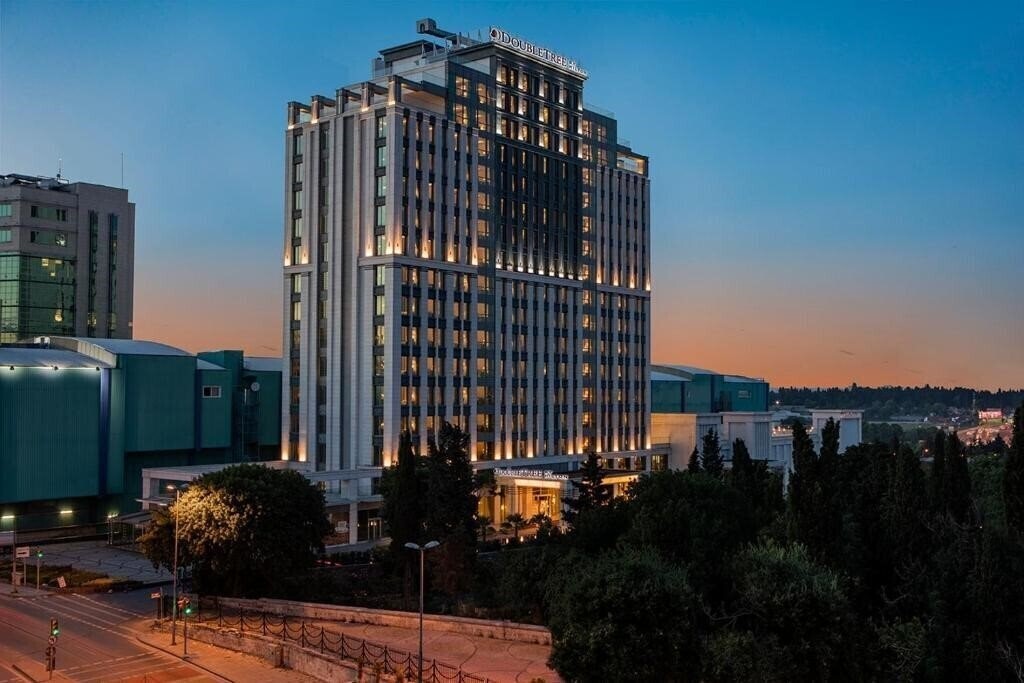 Готель DoubleTree by Hilton Istanbul Topkapi 5*