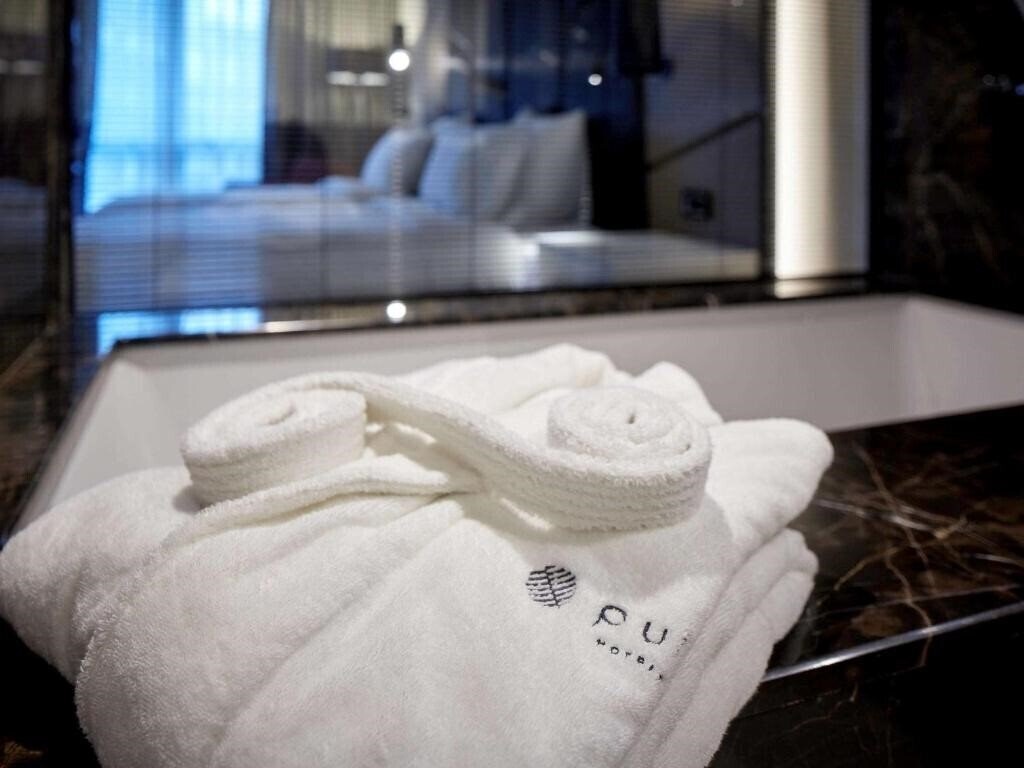 Фото Mercure Istanbul Airport Hotel (ex. Pullman Istanbul Airport Hotel) 5*