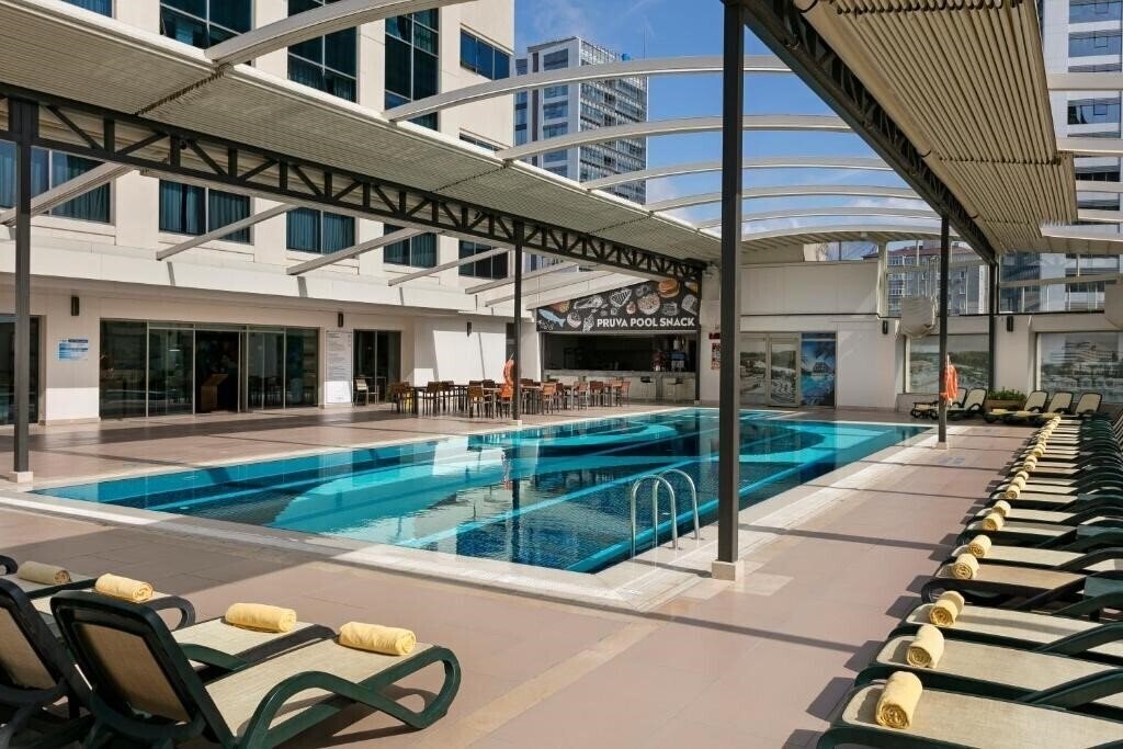 Готель Titanic Business Bayrampasa 5*