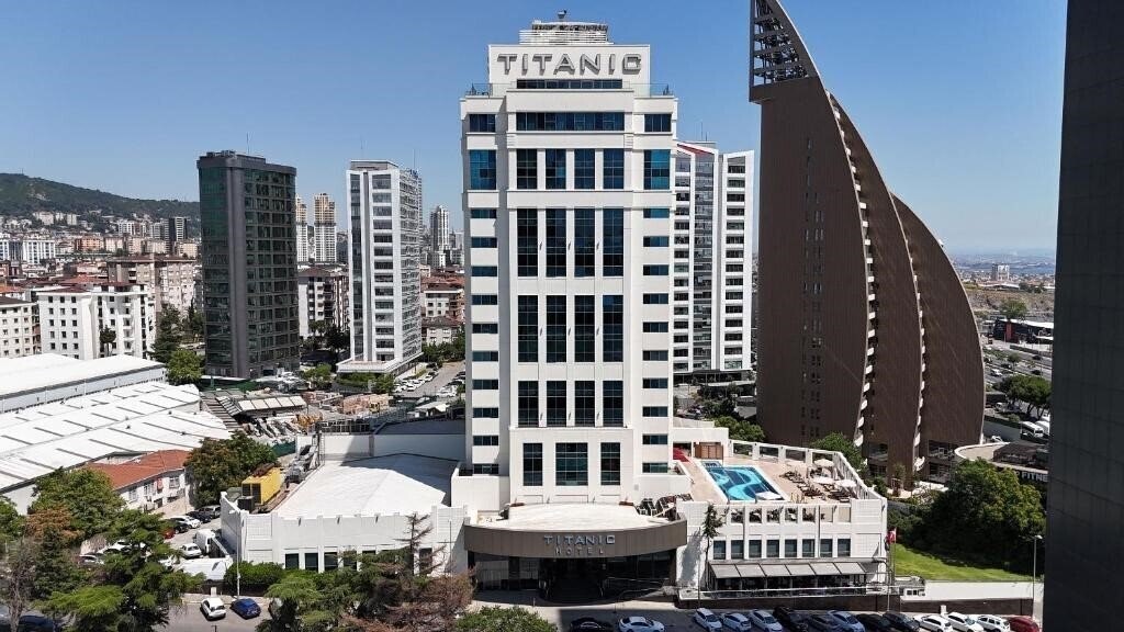 Готель Titanic Business Bayrampasa 5*