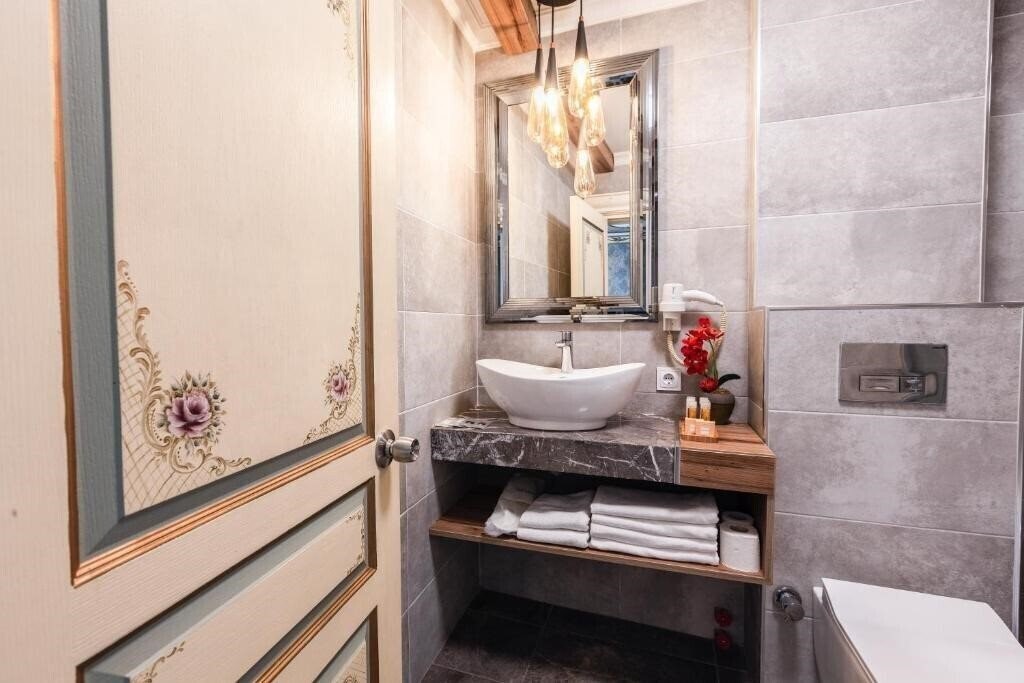 Фото Romantic Hotel Istanbul 3*