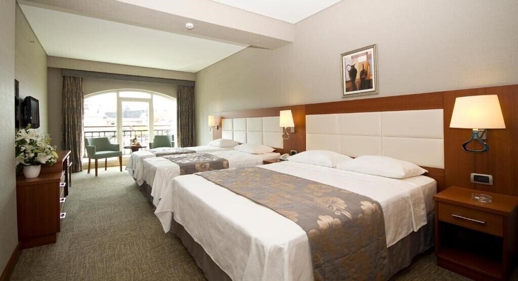 Готель InnPera Hotel 4*