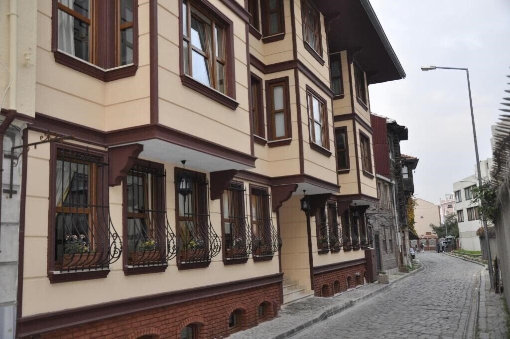 Отель Aruna Hotel Istanbul 4*