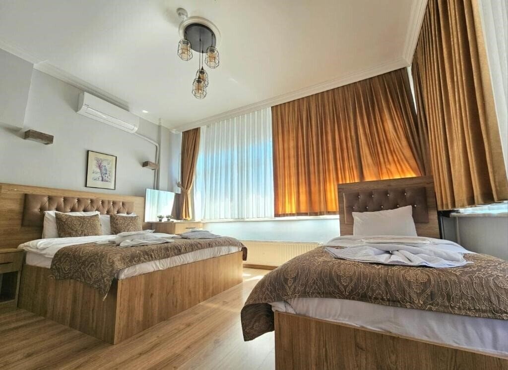 Зображення Grey House 3*