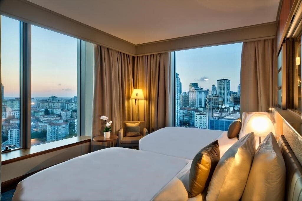 Фотографія Renaissance Polat Bosphorus Hotel 5*