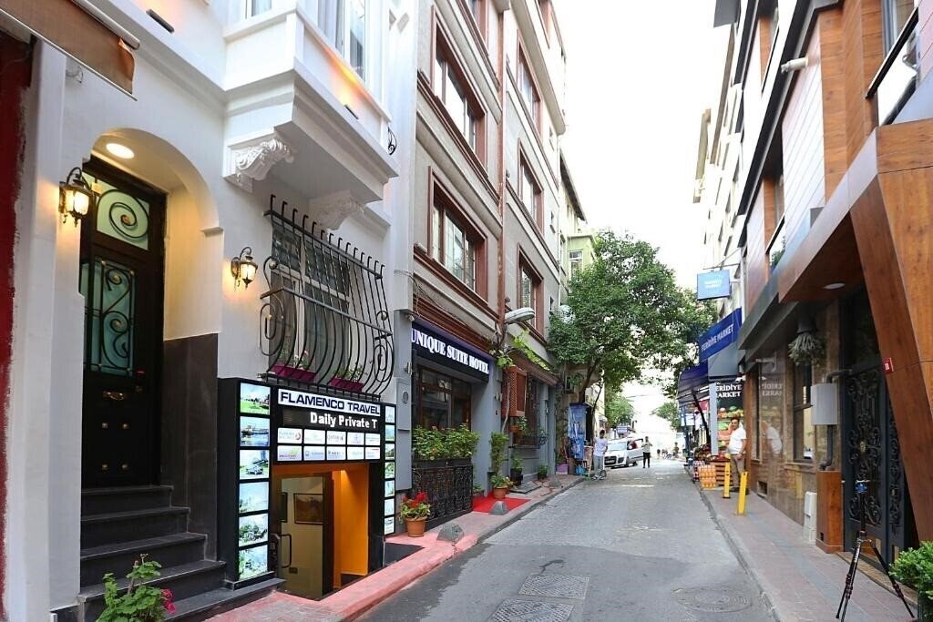 Фотографія Unique Suite 3*