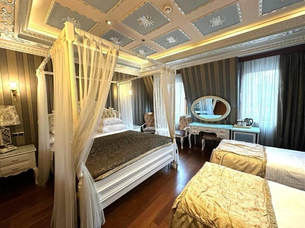 Готель Golden Horn Hotel 4*