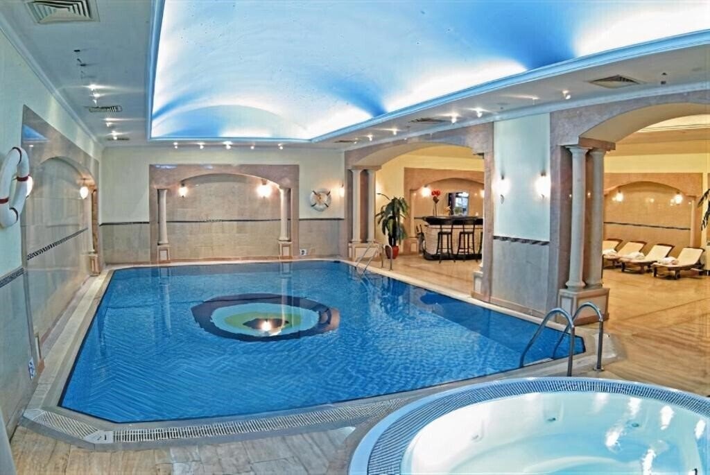 Фото Larespark Hotel 4*